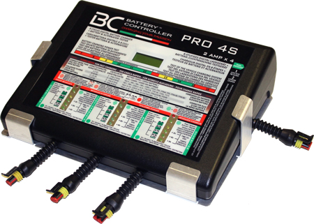 BC Battery 700BCE4P Controller BC EASY 4, Intelligentes Batterieladegerät  und Erhaltungsladegerät mit 4 Ladezyklen für alle 12V Blei-Säure  Autobatterien und Motorradbatterien, 1 Amp : : Auto & Motorrad